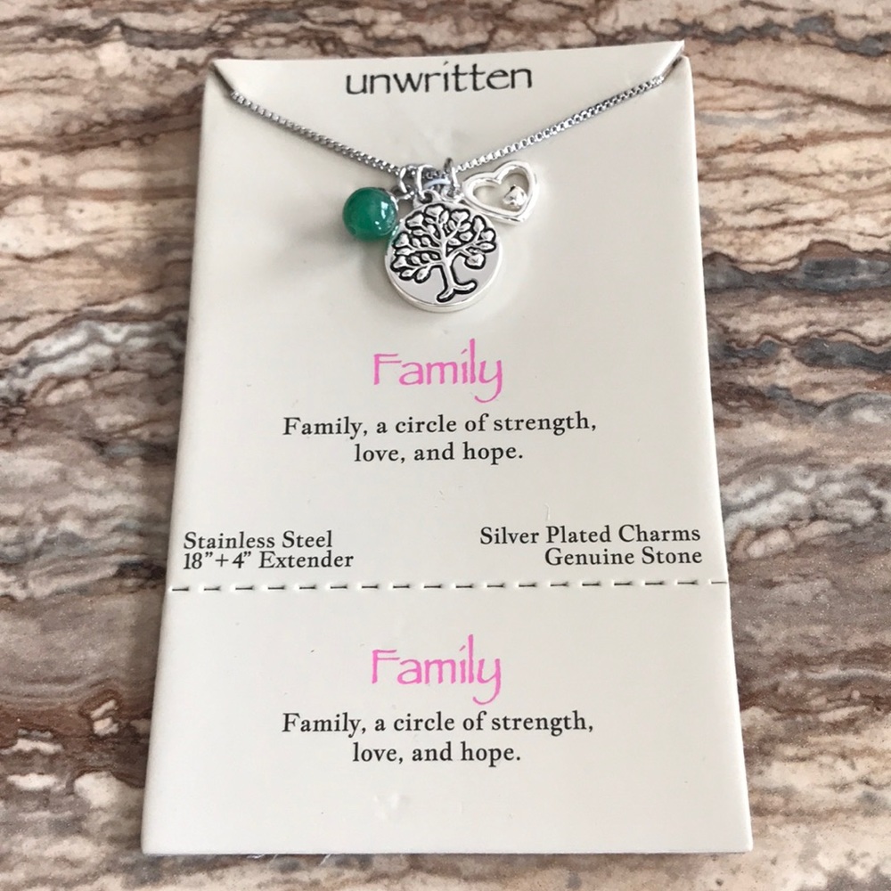 💚🍀 Family tree stainless steel necklace.